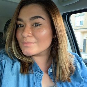 Meet your Posher, Corinne